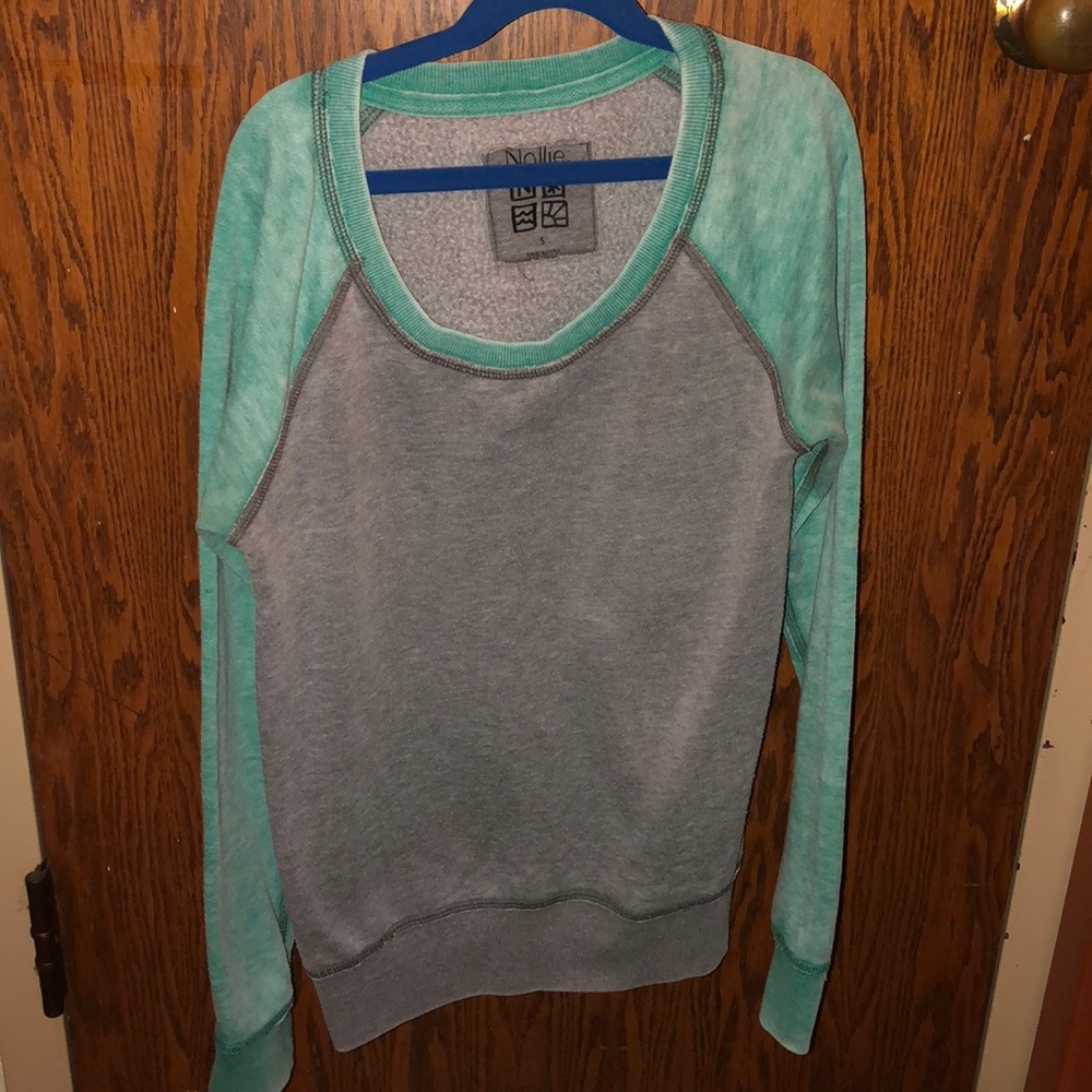 Relaxed women’s pullover